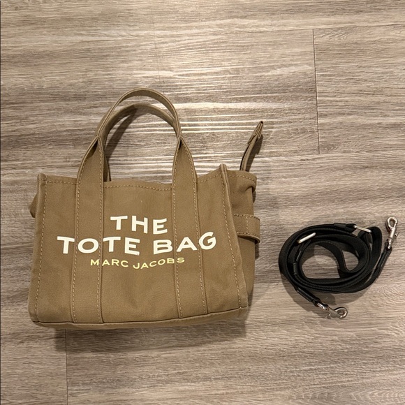 Marc Jacobs Handbags - Marc Jacobs Brown Tote Bag with Strap